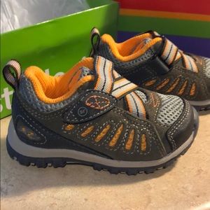 *Boys Stride Rite Osmond. Color gray. Sz 5.